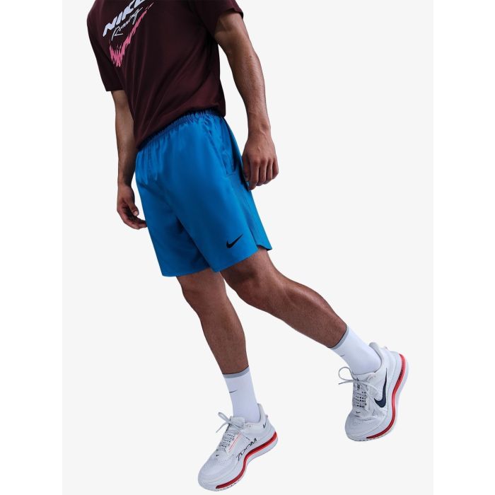SHORT NIKE CHALLENGER AZUL CLARO 5"